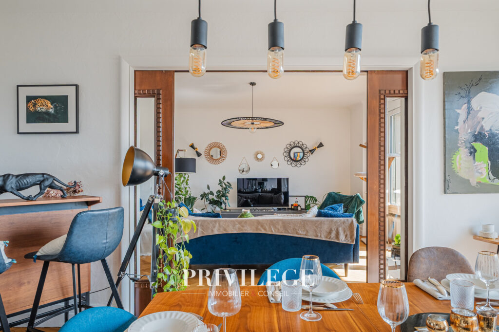Élégant appartement rénové avec vue panoramique   Chambéry – 5 pièces – 3 chambres – 133.19 m²