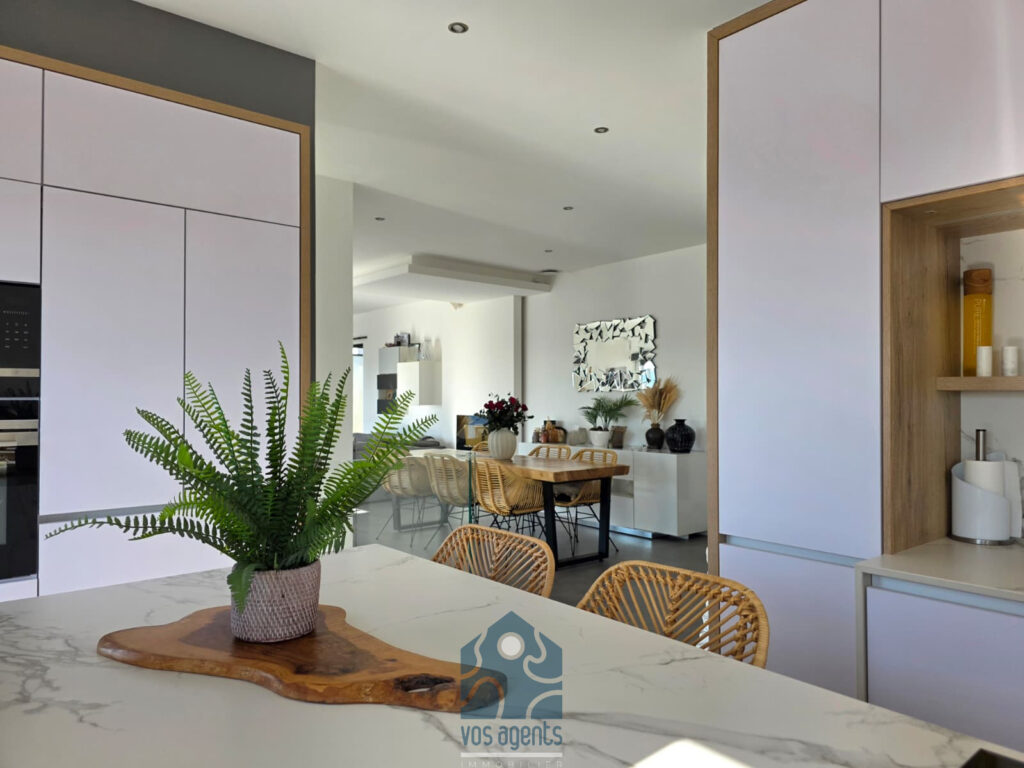 Villa 5 pièces avec terrasse, vue panoramique, jardin, pisci – 5 pièces – 3 chambres – 222 m²