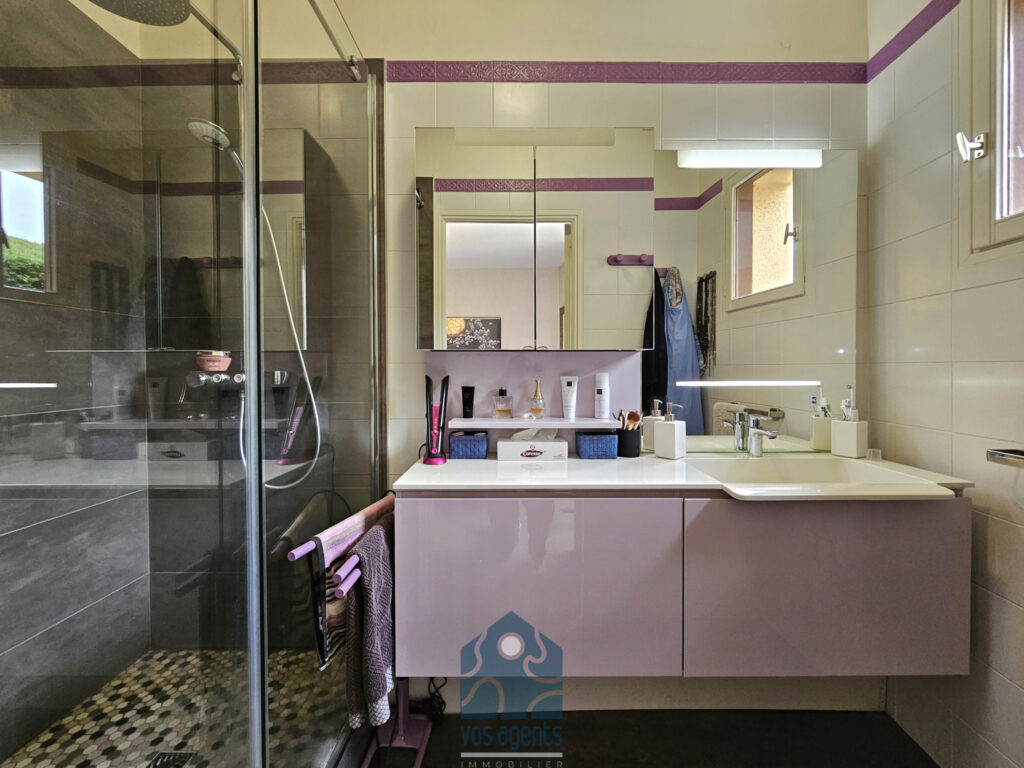 Maison de caractère 7 pièces 4 chambres avec piscine, terras – 7 pièces – 4 chambres – 218 m²