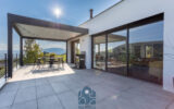 Villa avec vue, piscine, terrasses et garages – 6 pièces – 4 chambres – 170 m²