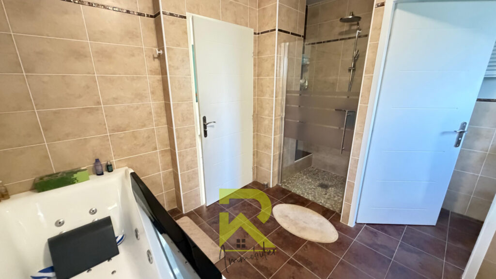 Villa de prestige avec piscine Le Grau d&rsquo;Agde (34300) – 7 pièces – 4 chambres – 220 m²