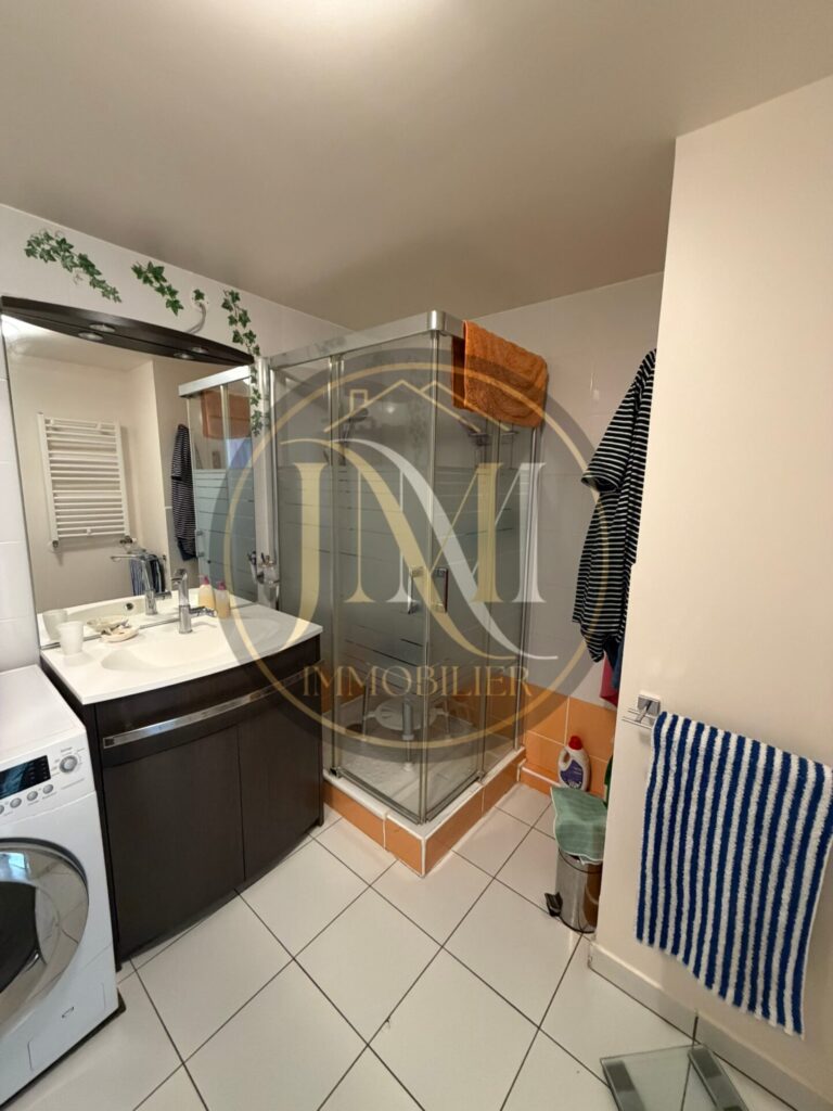 Appartement T4 de 81,99 m2 avec garage, balcons et vue dégag – 4 pièces – 3 chambres – 81.99 m²