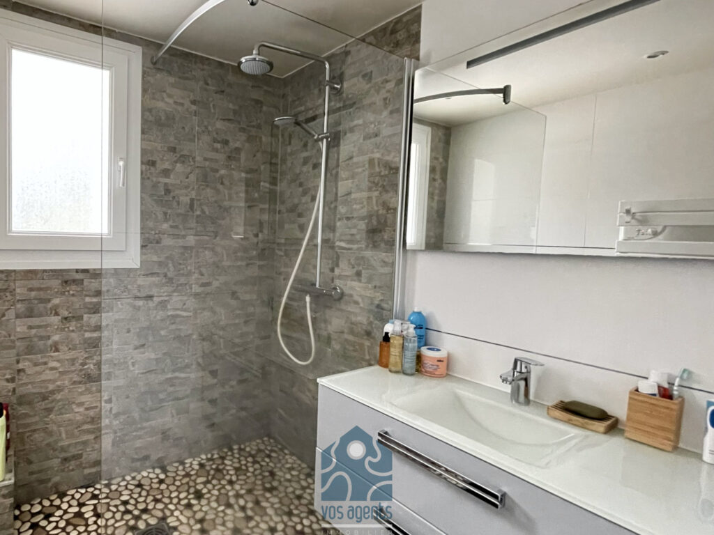 Appartement 3 pièces avec cave et garage – 3 pièces – 2 chambres – 64 m²