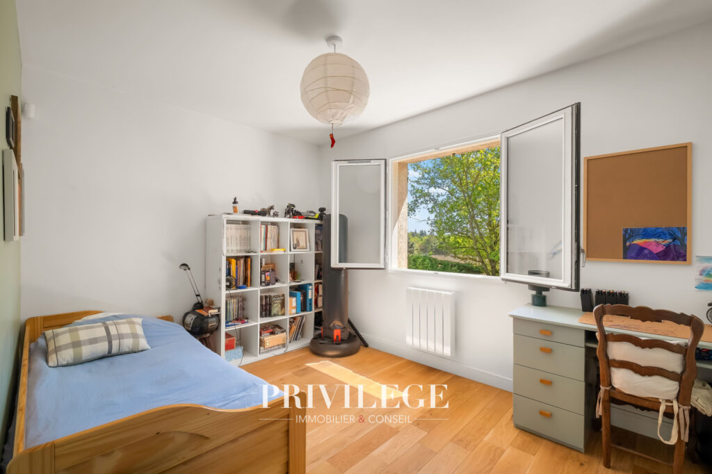Maison familiale rénovée de 173 m2 avec 5 chambres à Saint-G – 9 pièces – 5 chambres – 173.84 m²