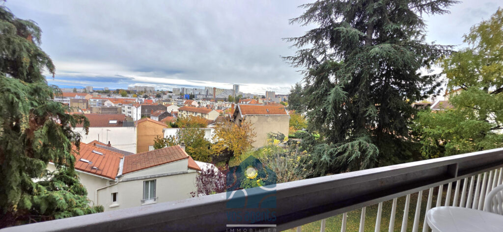Appartement T4 avec balcon, parking couvert et annexes – 4 pièces – 3 chambres – 68.52 m²