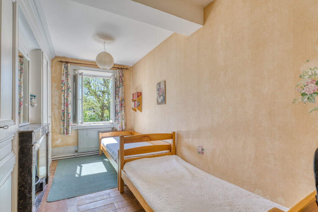 Chasselay propriété avec terrain calme, piscine et vue extra – 9 pièces – 7 chambres – 174.47 m²
