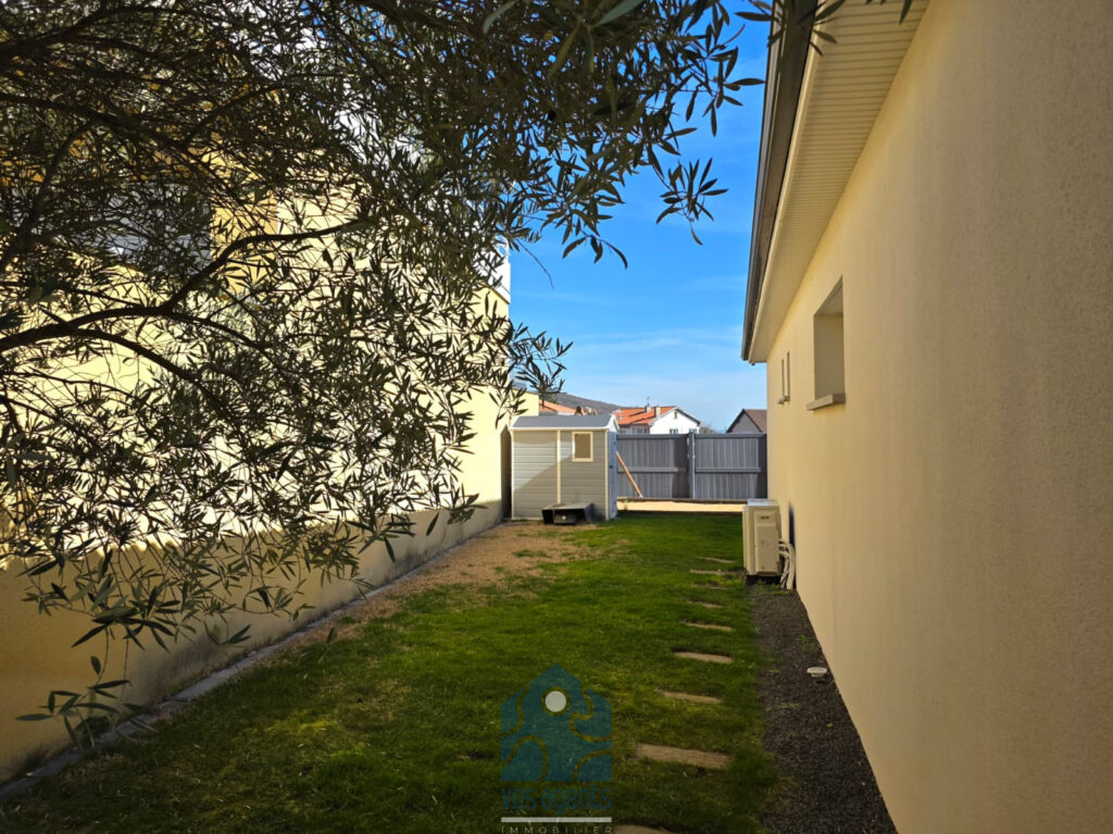 Villa 5 pièces avec terrasse, vue panoramique, jardin, pisci – 5 pièces – 3 chambres – 222 m²