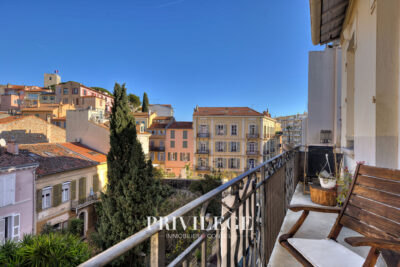 Cannes   Dernier étage   2 pièces rénové avec balcon vue dég – 1 pièce – 1 chambre – 34 m²