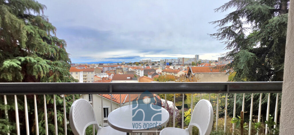 Appartement T4 avec balcon, parking couvert et annexes – 4 pièces – 3 chambres – 68.52 m²