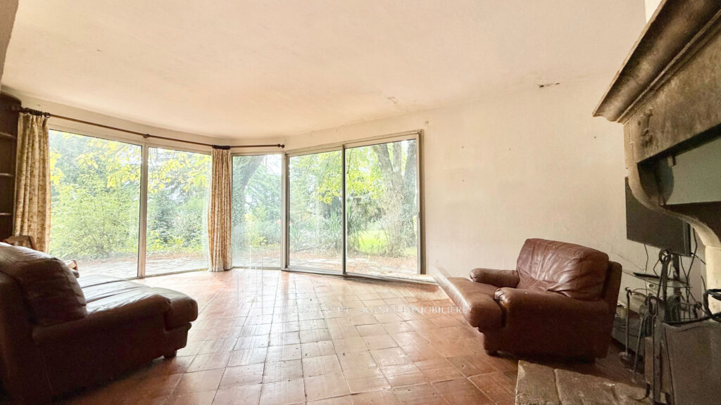 Annonce immobilière   Exceptionnelle propriété à 10 MN au su – 9 pièces – 6 chambres – 300 m²