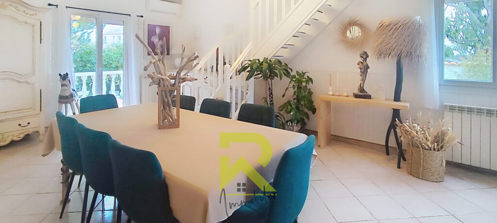 Villa avec grand garage et piscine – 5 pièces – 4 chambres – 106.26 m²