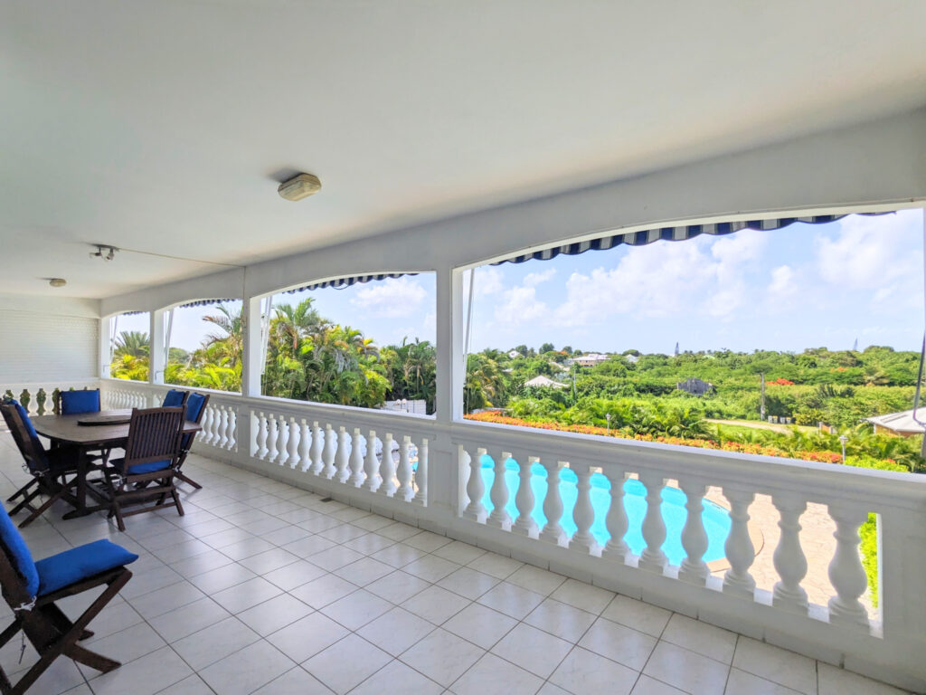 PROPRIETE 10 PIECES VUE DEGAGEE – 10 pièces – 7 chambres – 245 m²