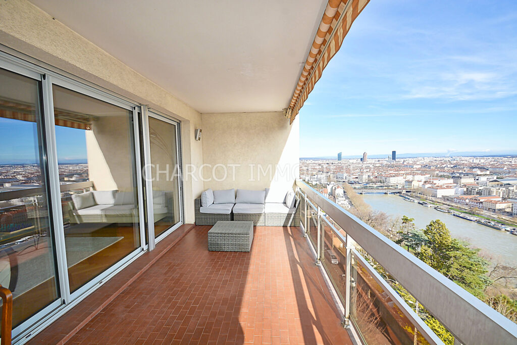EXCLUSIVITÉ – LYON 5ÈME – APPARTEMENT T5 + CAVE + PARKING PR – 5 pièces – 3 chambres – 137.08 m²