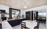 Grande villa au calme avec jolie vue mer, terrain plat    Sa – 5 pièces – 3 chambres – 197 m²