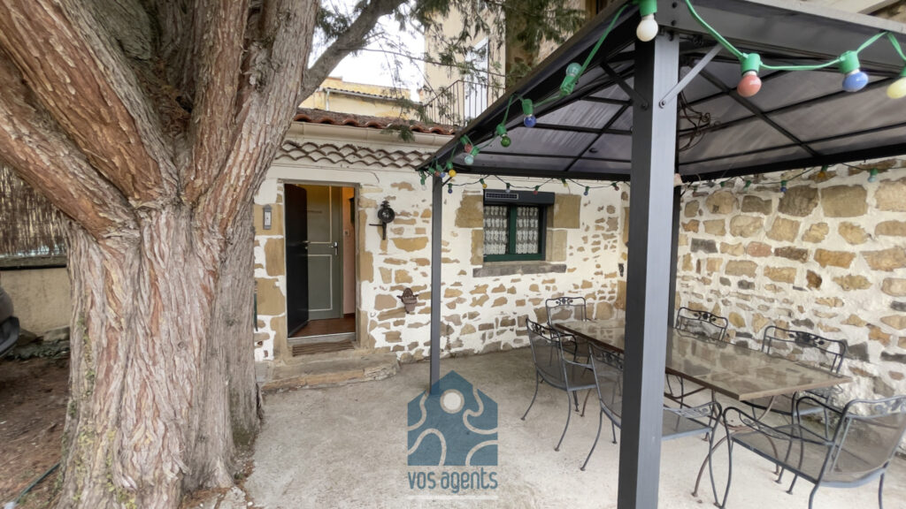 Maison 8 pièces avec piscine et jardin – 8 pièces – 4 chambres – 211 m²