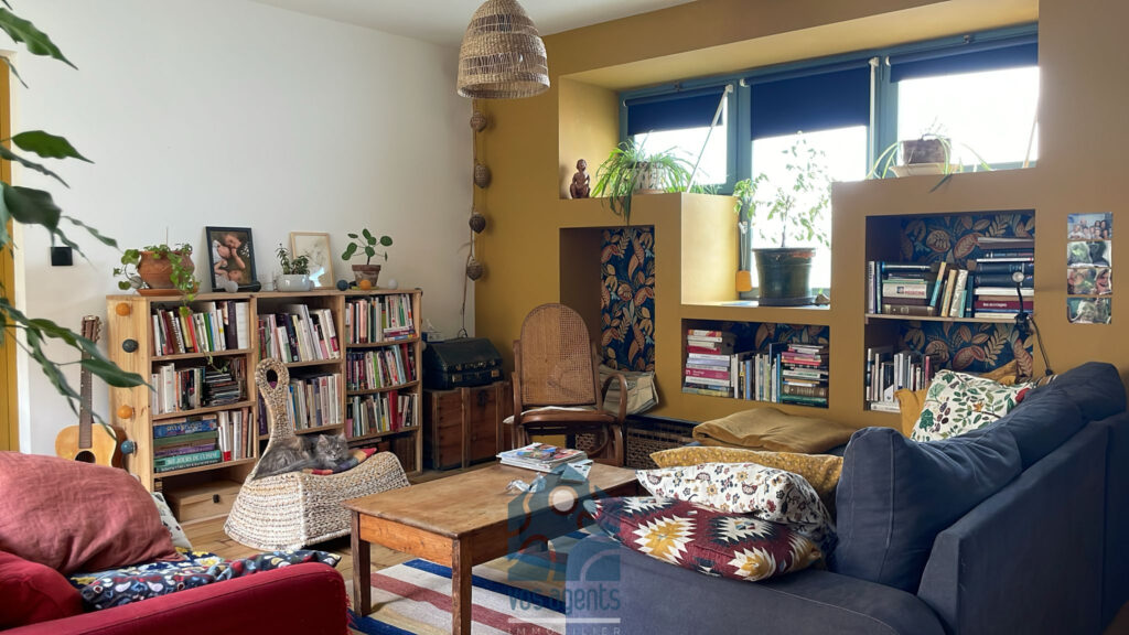 Maison de village avec cour, terrasse, caves, granges et par – 7 pièces – 5 chambres – 180 m²