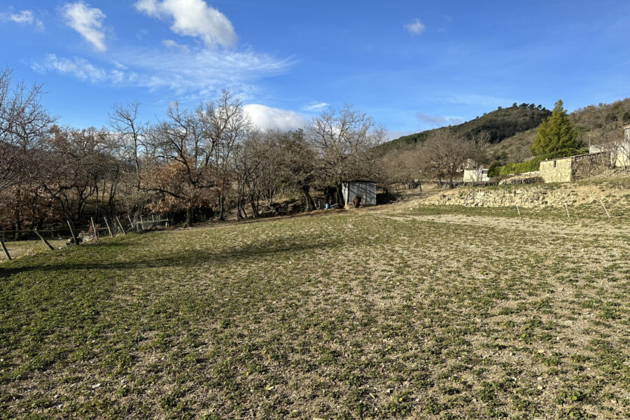 Terrain à vendre à Saint-julien-en-saint-alban