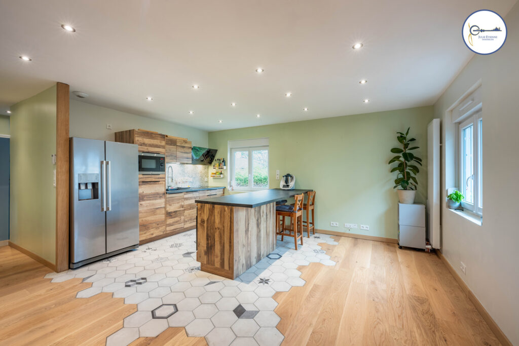 Maison Epinal 7 pièces 115 m2 – 6 pièces – 4 chambres – 100 m²