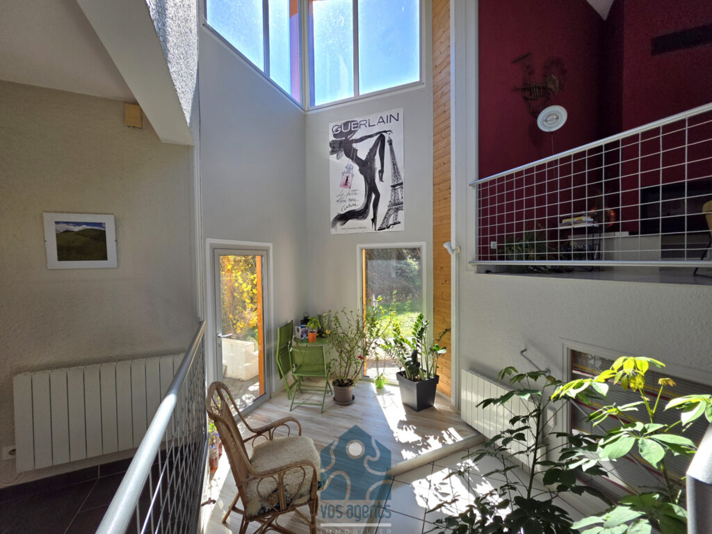 Maison d&rsquo;architecte 7 pièces avec garage, terrasse et terrai – 7 pièces – 5 chambres – 175 m²