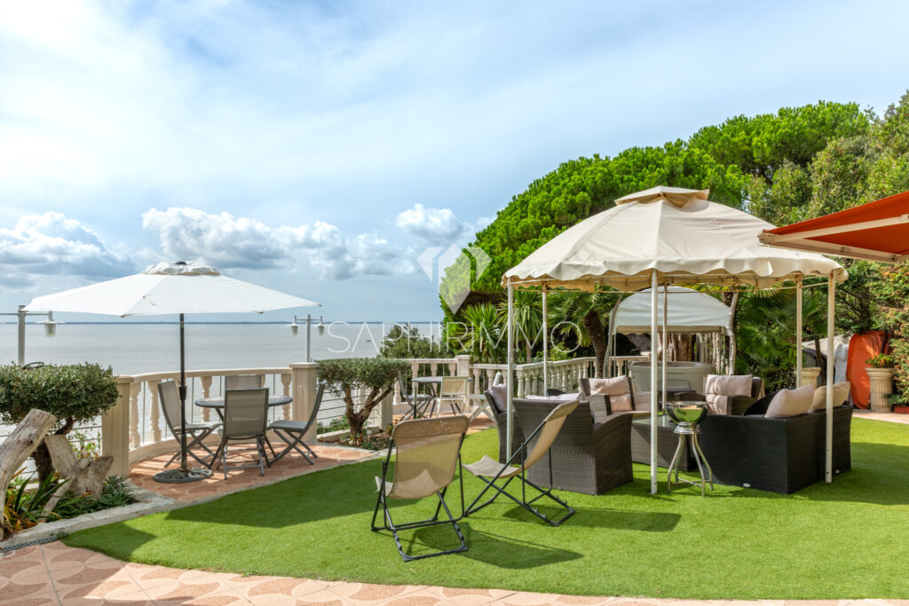 Villa d&rsquo;exception, terrasse vue océan, dépendance, chemin à  – 5 pièces – 3 chambres – 133.21 m²