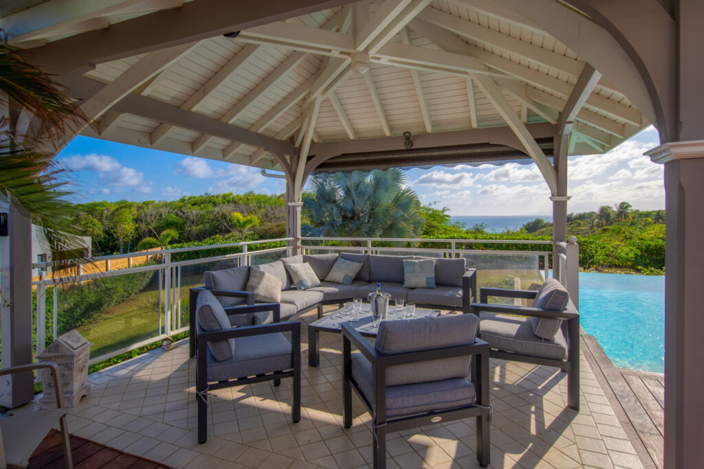 Villa1ère Ligne VUE MER à Sainte-Anne – 4 pièces – 4 chambres – 227 m²