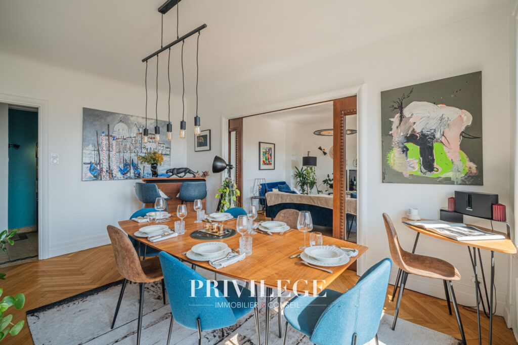 Élégant appartement rénové avec vue panoramique   Chambéry – 5 pièces – 3 chambres – 133.19 m²