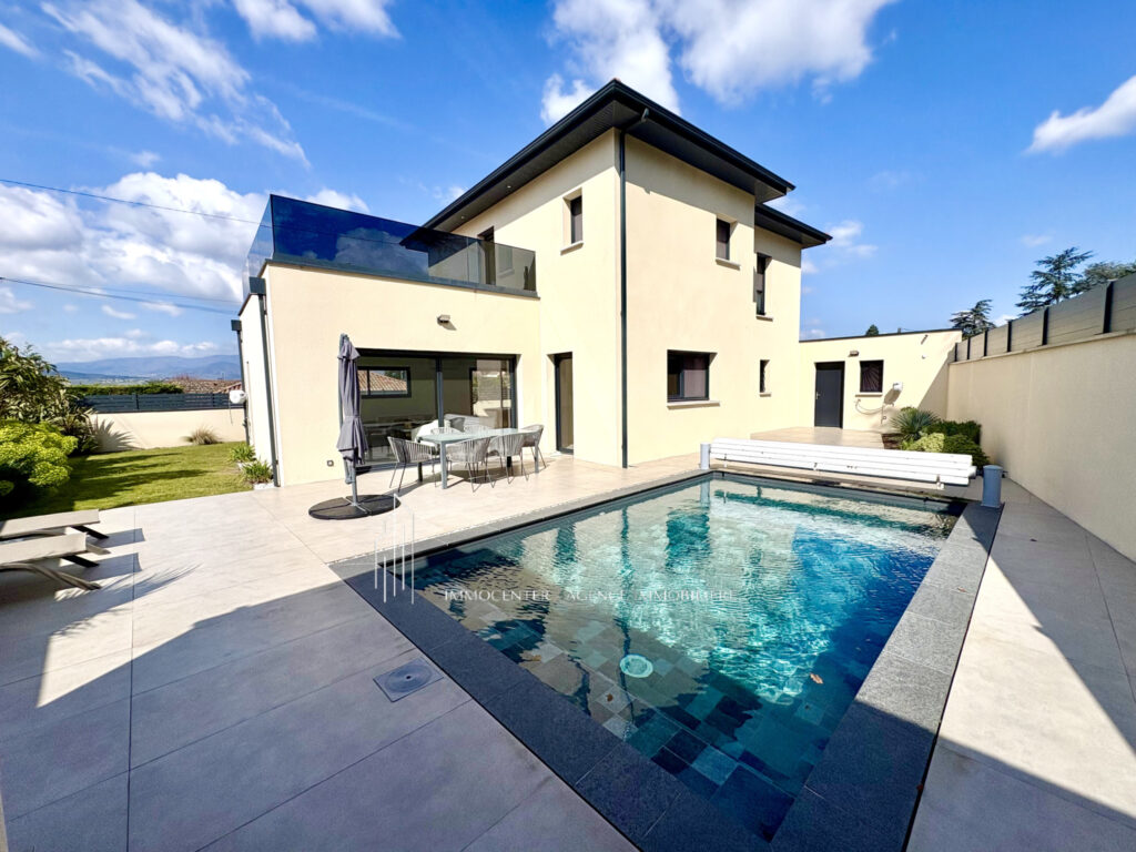 Villa  contemporaine Hauteurs du Péage de Roussillon – Agenc – 5 pièces – 3 chambres – 138 m²