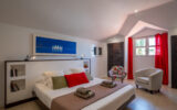 VILLA D&rsquo;EXCEPTION AVEC PLAGE SUR LE LAGON DE ST FRANCOIS – 7 pièces – 6 chambres – 260 m²