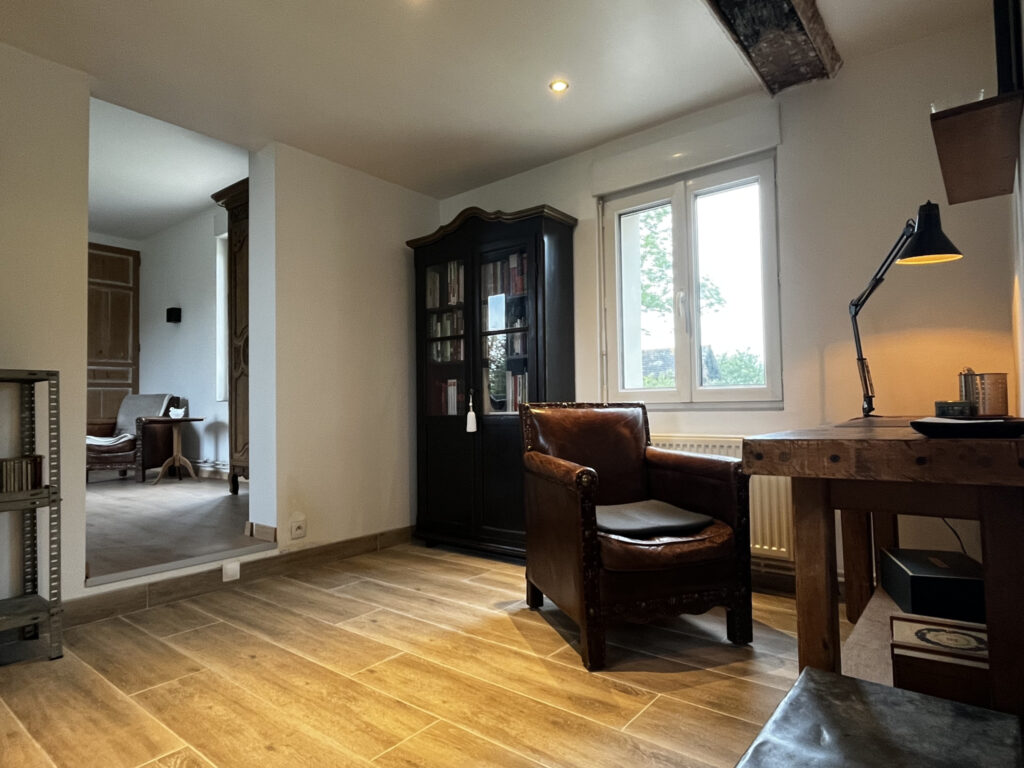 Propriété pleine de charmes au coeur des prairies normande – 5 pièces – 3 chambres – 98 m²