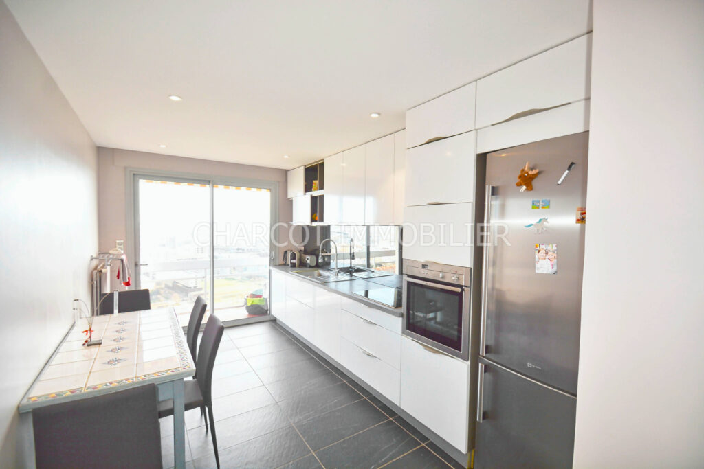 EXCLUSIVITÉ – LYON 5ÈME – APPARTEMENT T5 + CAVE + PARKING PR – 5 pièces – 3 chambres – 137.08 m²