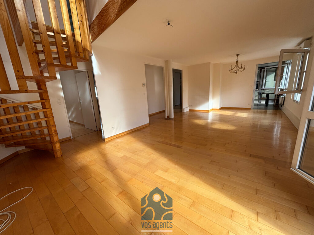 Appartement en duplex 6 pièces avec 3 terrasses, garage et c – 6 pièces – 5 chambres – 147.57 m²