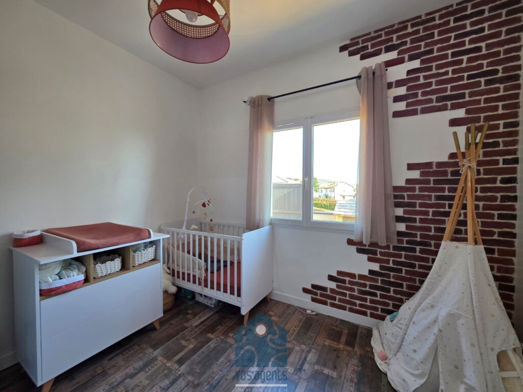 Villa 5 pièces avec terrasse, vue panoramique, jardin, pisci – 5 pièces – 3 chambres – 222 m²