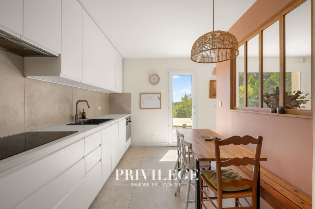 Maison familiale rénovée de 173 m2 avec 5 chambres à Saint-G – 9 pièces – 5 chambres – 173.84 m²