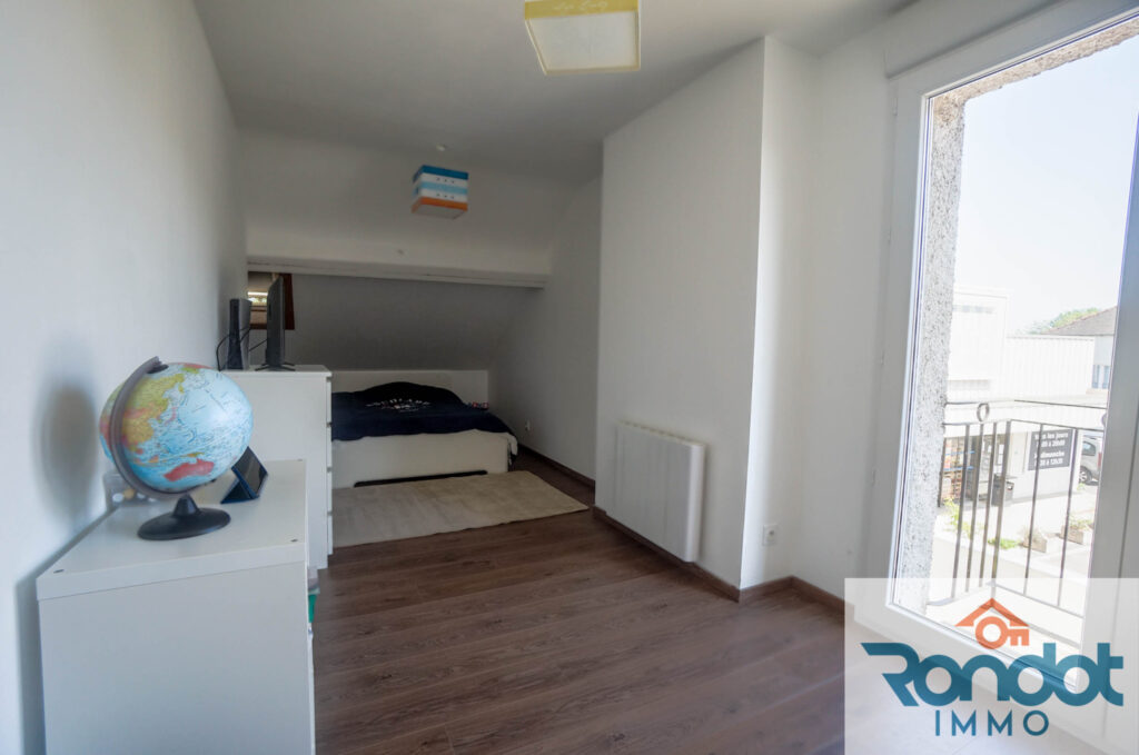 MAISON 5 PIECES/3 CHAMBRES/130 M2 ENVIRON – 5 pièces – 3 chambres – 130 m²