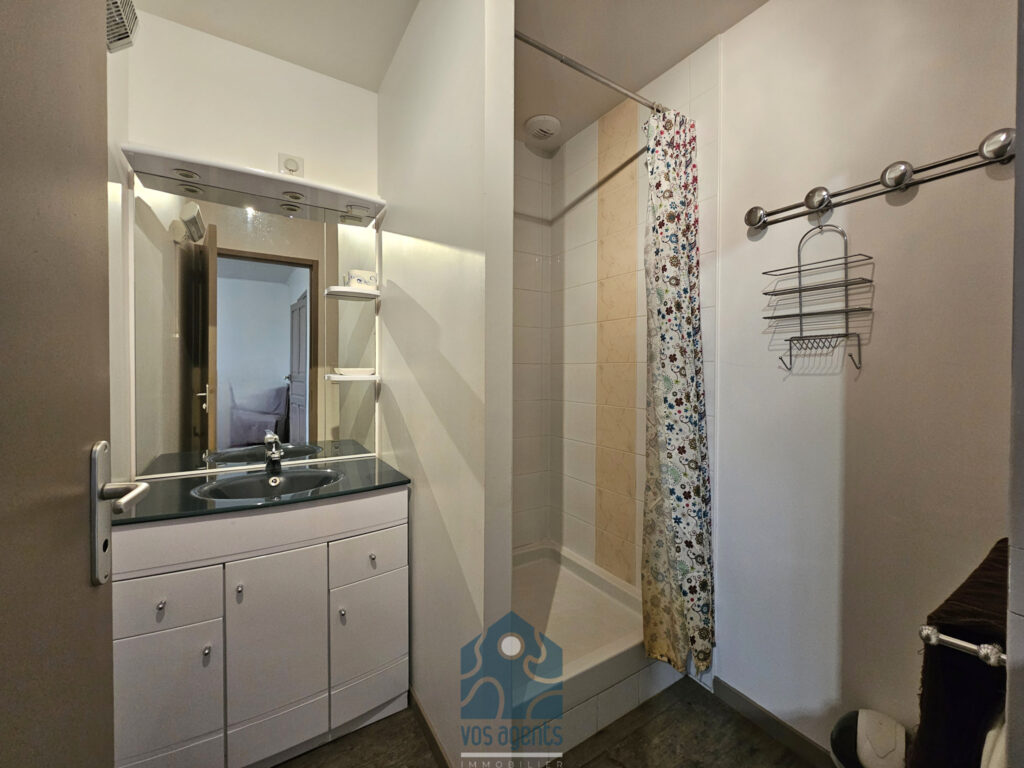 Propriété 9 pièces avec gîte et partie privative, grange, pi – 9 pièces – 6 chambres – 300 m²