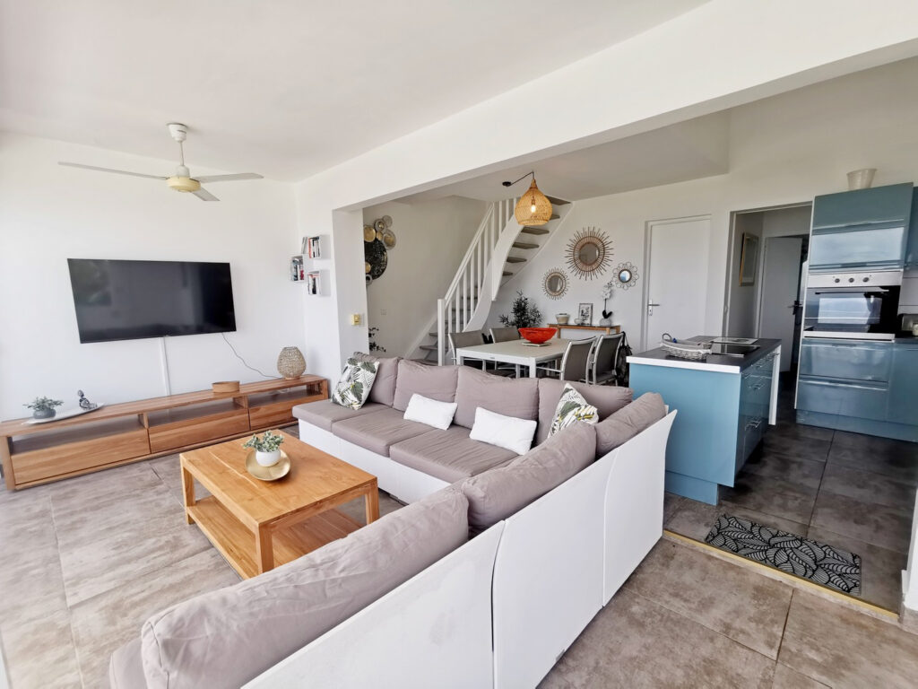Superbe DUPLEX – Vue Mer panoramique et accès plage de sable – 3 pièces – 2 chambres – 64.4 m²