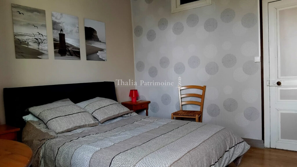 Propriété avec gîte et dépendances dans un paisible hameau e – 9 pièces – 5 chambres – 215 m²