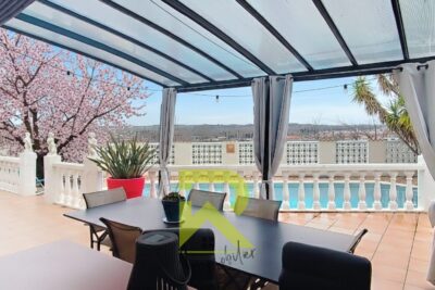 Villa avec grand garage et piscine – 5 pièces – 4 chambres – 106.26 m²