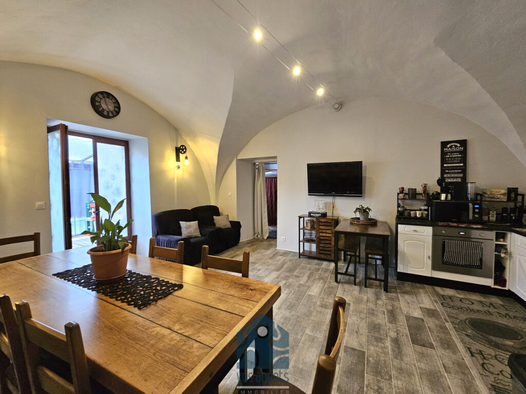 Maison 5 pièces 3 chambres avec véranda, terrasse et deux gr – 5 pièces – 3 chambres – 200 m²