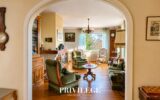 Maison de 225 m2 sur un terrain de 1715 m2 fort potentiel d&rsquo; – 7 pièces – 5 chambres – 229 m²