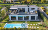 Villa avec vue, piscine, terrasses et garages – 6 pièces – 4 chambres – 170 m²