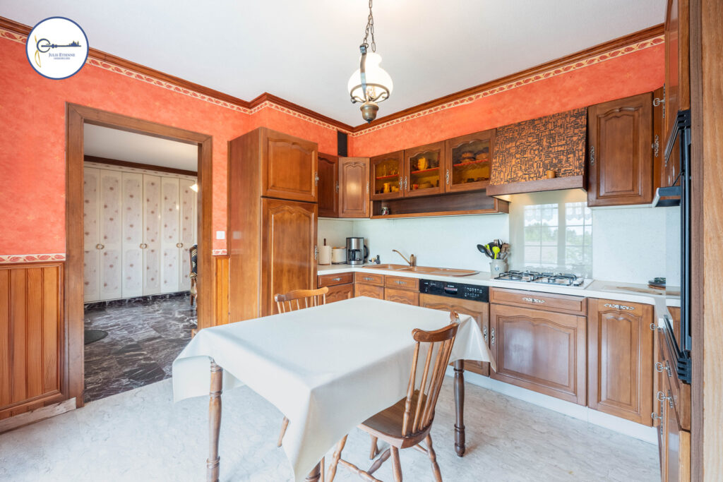 Maison HADOL 8 pièces 162m2  – 8 pièces – 5 chambres – 163 m²