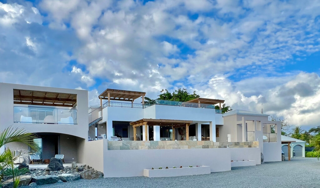 VILLA DE LUXE D&rsquo;ARCHITECTE DE 335M2 – 8 pièces – 4 chambres – 335 m²