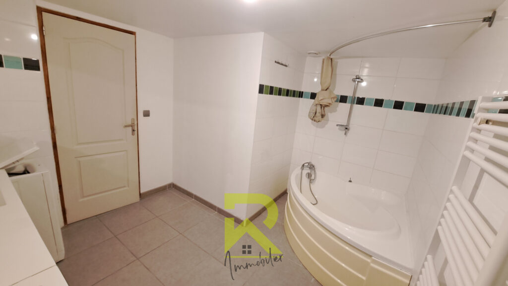 MAISON 275 m2 à Marcorignan spéciale investisseurs – 9 pièces – 5 chambres – 275 m²