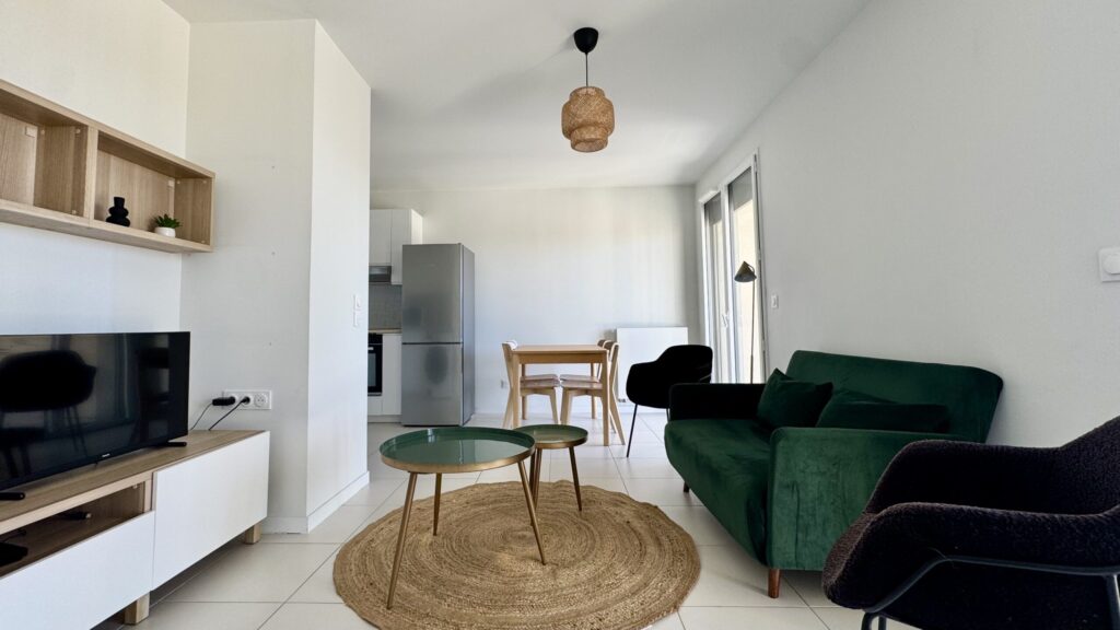 APPARTEMENT T2 MEUBLÉ AVEC GRAND BALCON ! – 2 pièces – 1 chambre – 42.13 m²