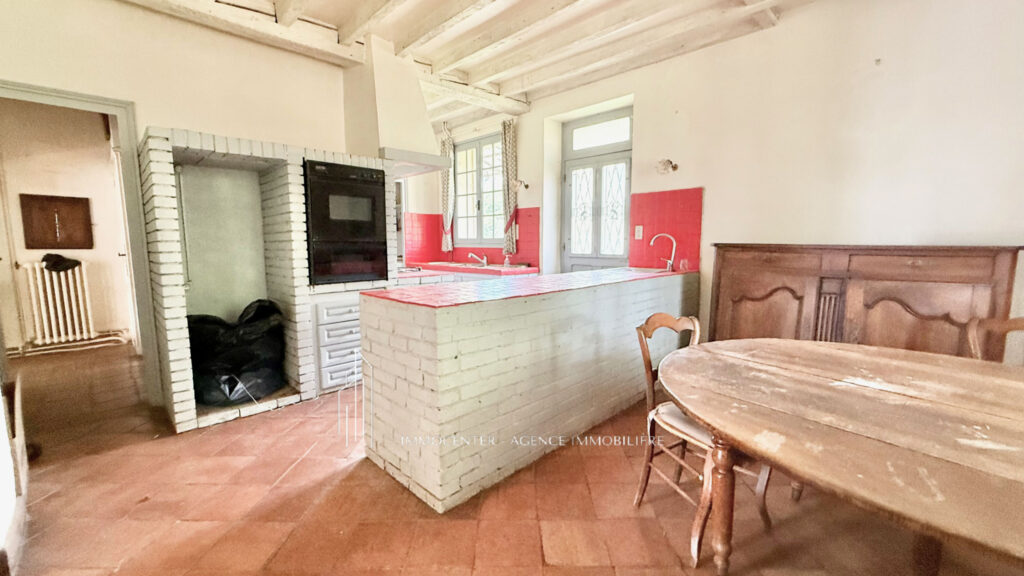 Annonce immobilière   Exceptionnelle propriété à 10 MN au su – 9 pièces – 6 chambres – 300 m²