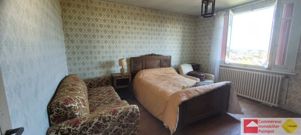 À VENDRE MAISON TRADITIONNELLE AVEC VUE MER À LOGUIVY-DE-LA- – 6 pièces – 4 chambres – 100 m²