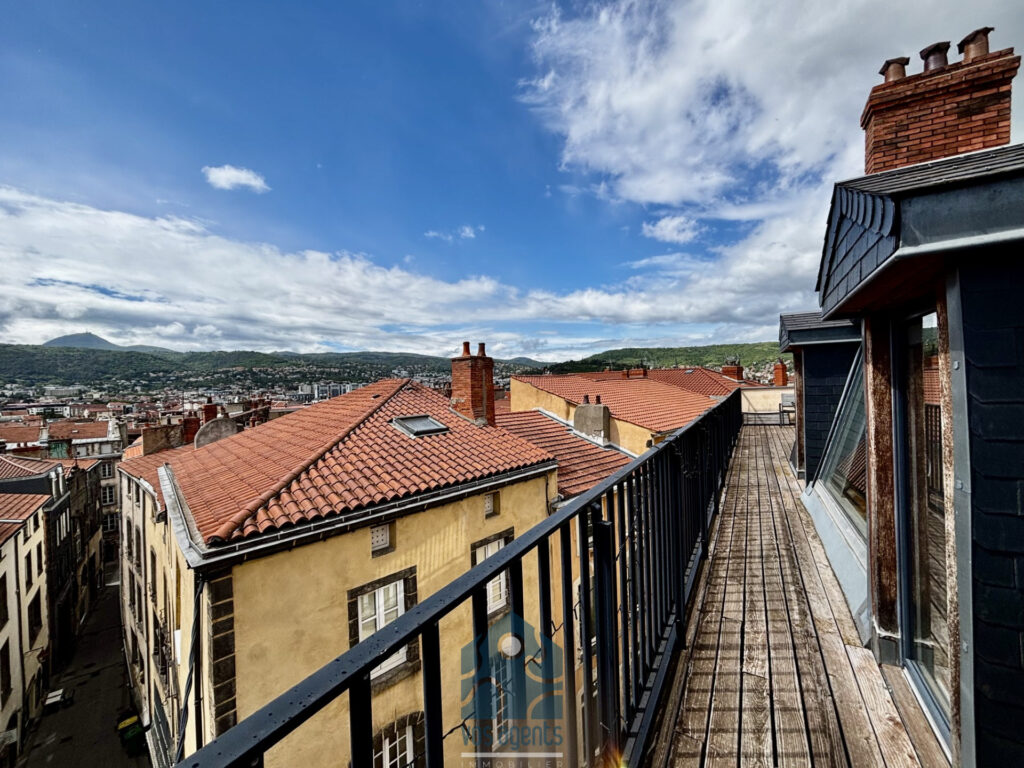 Appartement en duplex 6 pièces avec terrasse vue panoramique – 7 pièces – 5 chambres – 225.92 m²
