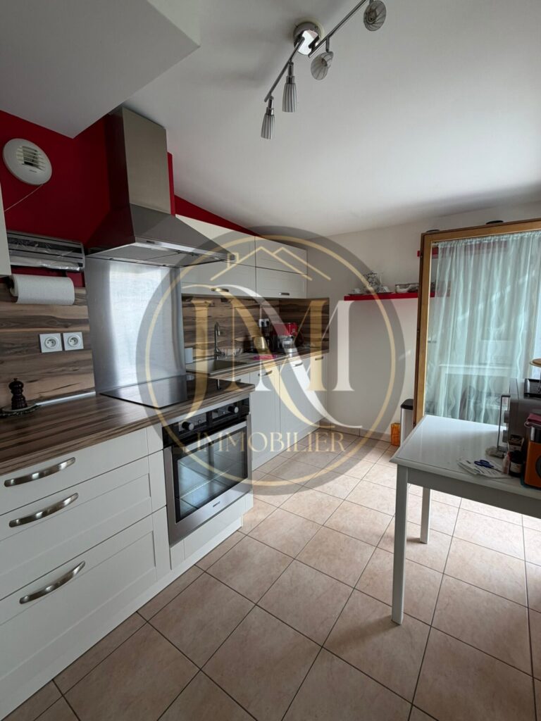 Appartement T4 de 81,99 m2 avec garage, balcons et vue dégag – 4 pièces – 3 chambres – 81.99 m²