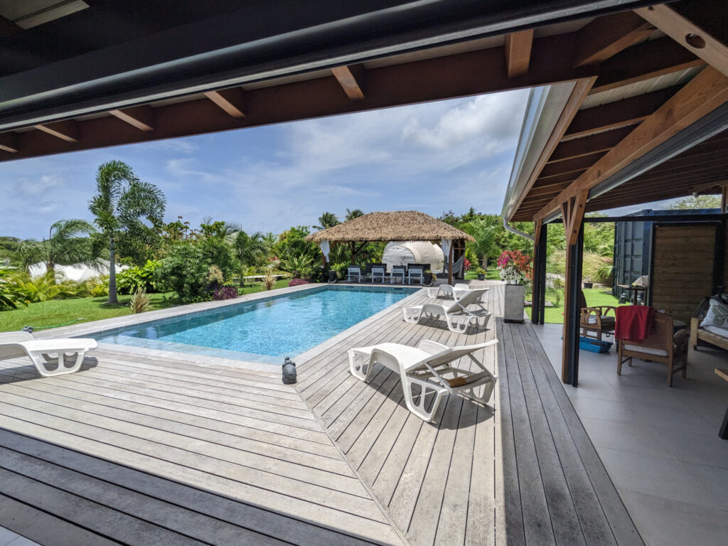 VILLA RECENTE AVEC PISCINE GARAGE SUR TERRAIN 2000 M2 EN CEN – 4 pièces – 3 chambres – 128 m²
